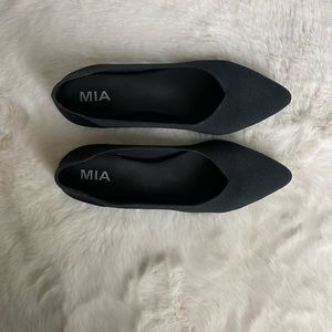 Classic black flats size 9 W